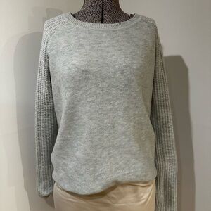 GAP Women's Heather Gray Crew Neck Sweater
